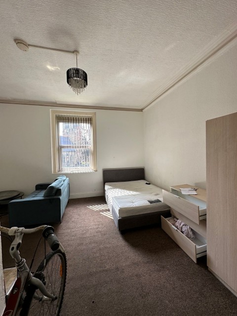 -39, Stretford Road, Trafford, M41 - EAID:1234, BID:1234