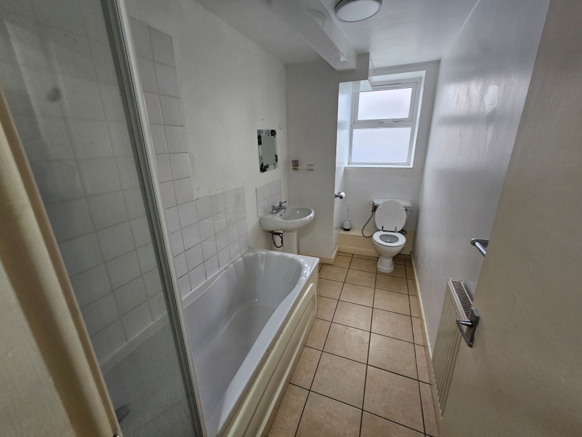 Images for A 24, Curzon Avenue, Manchester, M14